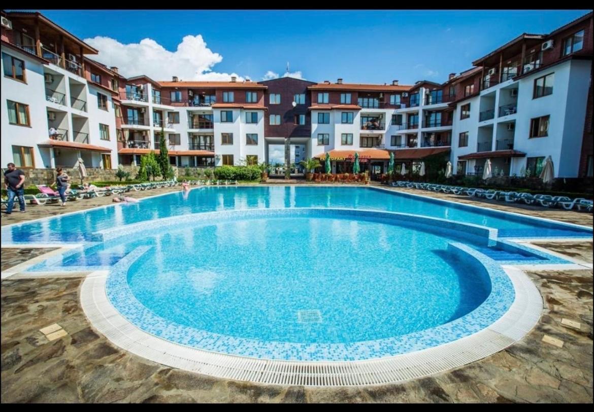 Private In Apolon * Rawda