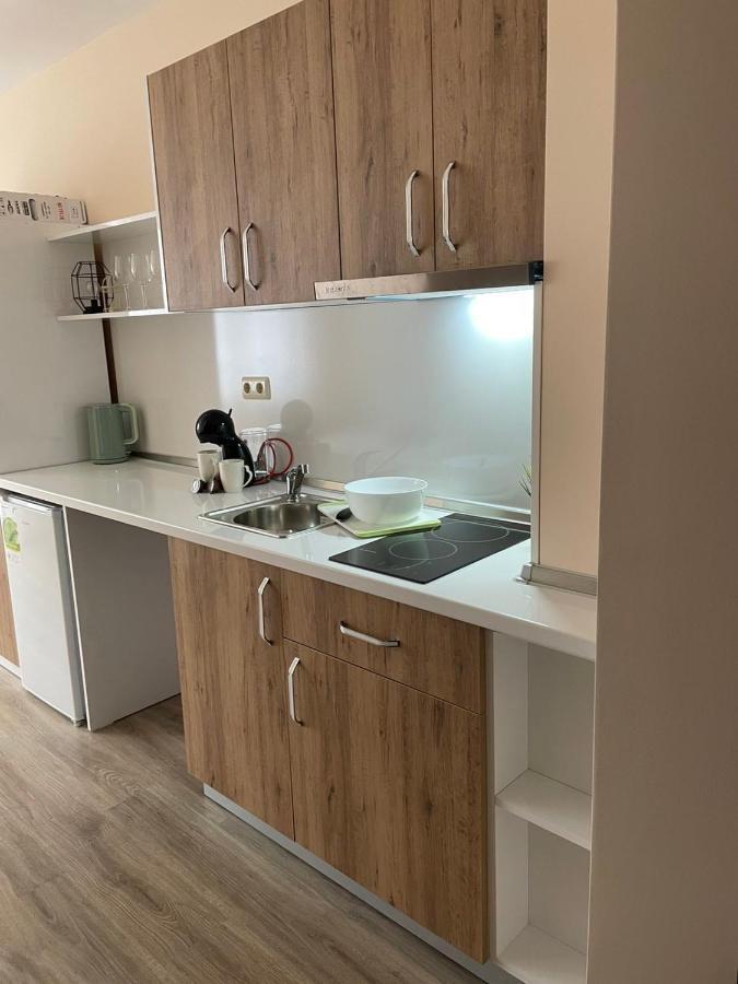 Private In Apolon