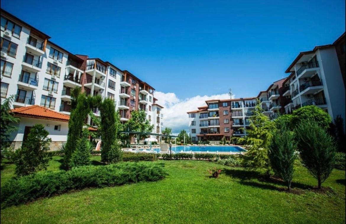 Private In Apolon *