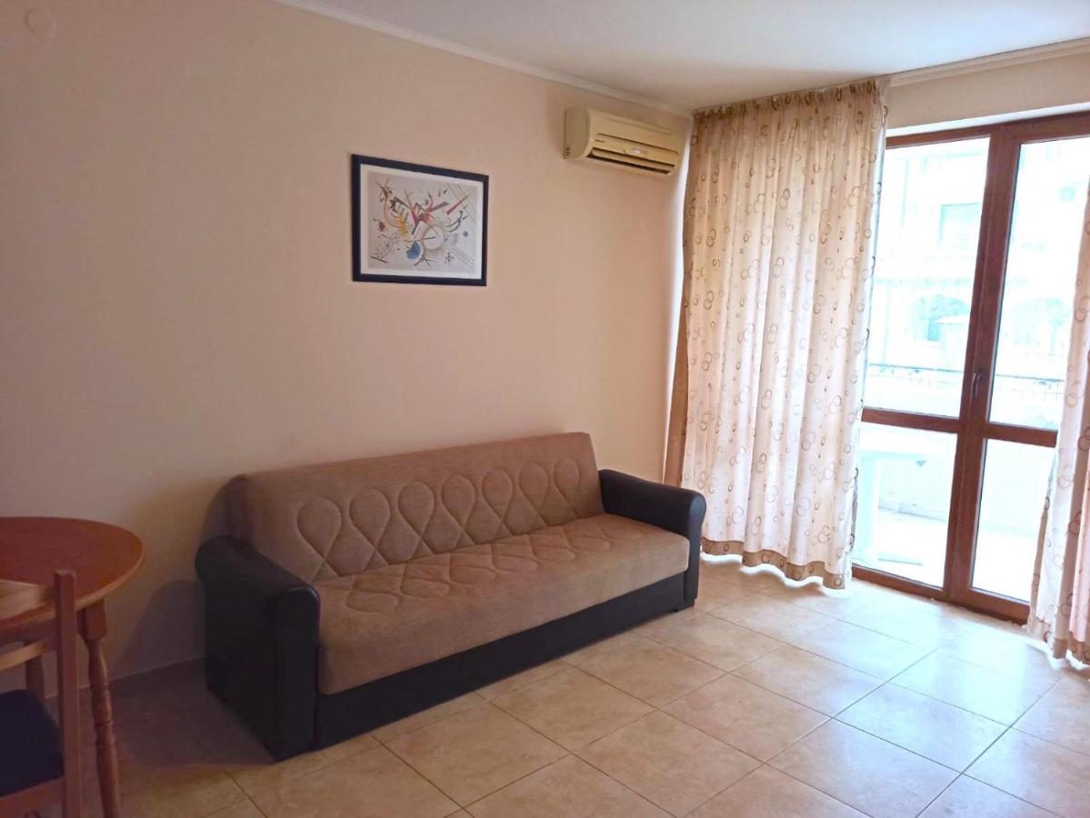 Private In Apolon Apartment