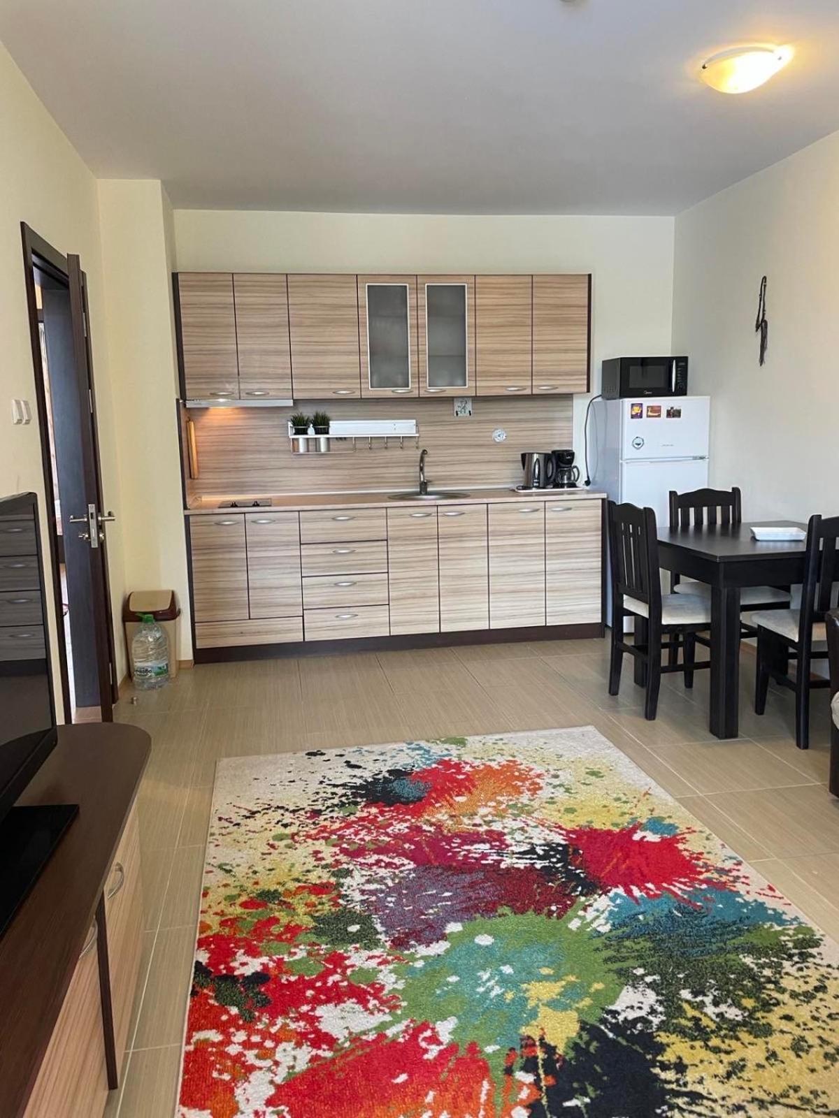 Private In Apolon