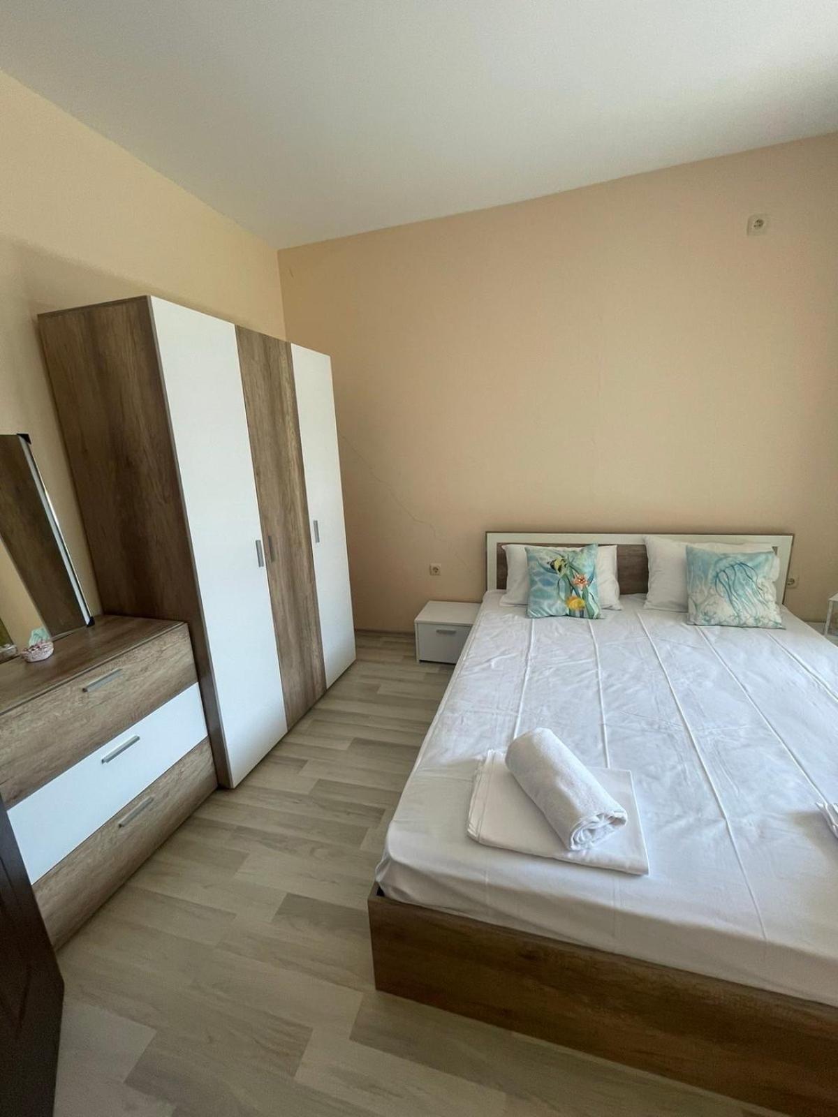 Apartment Private In Apolon