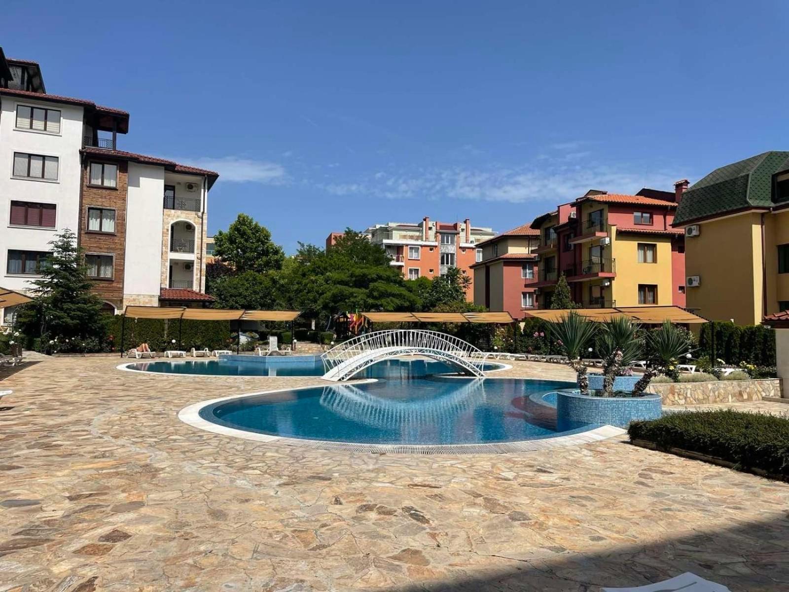 Private In Apolon *